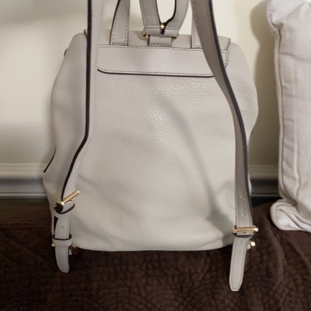 🔥VERY EUC- Authentic Michael Kors Raven Medium Backpack with dust bag🔥 - Picture 9 of 17